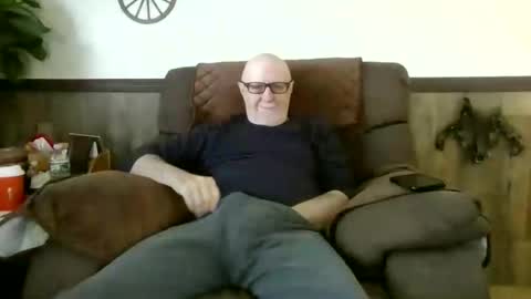 dave571960 online show from April 24, 11:23 am