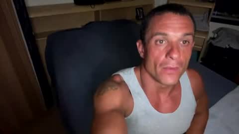 dave875126 online show from August 2, 11:14 pm