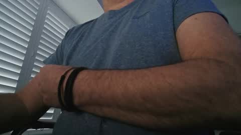 davesu12345 online show from February 24, 7:39 am