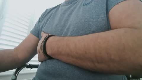 davesu12345 online show from March 18, 9:56 am