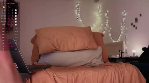 Davey online show from January 8, 6:32 pm