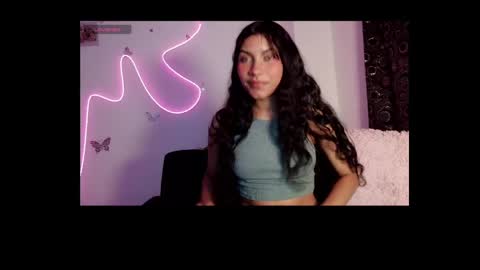 Snapshot of daviana_hill_ chatting on May 24, 2:16 am Davi online show from May 24, 2:16 am