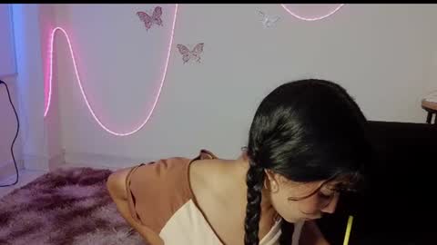 Snapshot of daviana_hill_ chatting on June 10, 12:44 am Davi online show from June 10, 12:44 am