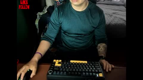 Snapshot of david_2789 chatting on May 17, 7:43 pm David online show from May 17, 7:43 pm