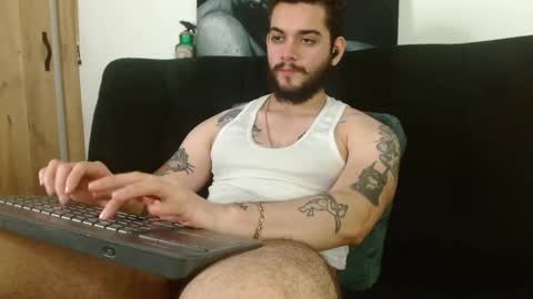 Twitter davidsanctum online show from October 24, 8:49 pm