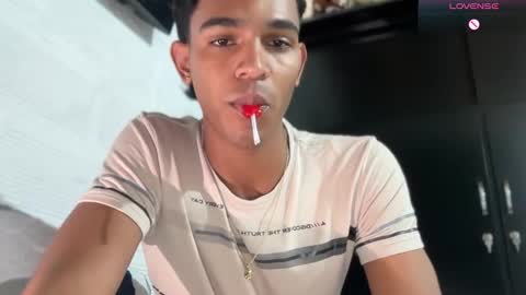 Snapshot of david_hot44 chatting on February 20, 4:31 am david_hot44 online show from February 20, 4:31 am