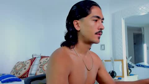Snapshot of david_johnson372 chatting on September 22, 12:29 pm Hey im David that loves to explore and speak their fantasies. Very open talktative and nice. Feel free to chat with me online show from September 22, 12:29 pm