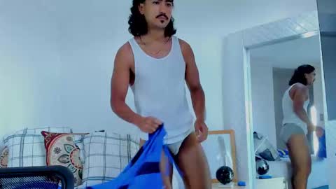 Snapshot of david_johnson372 chatting on September 23, 1:14 pm Hey im David that loves to explore and speak their fantasies. Very open talktative and nice. Feel free to chat with me online show from September 23, 1:14 pm