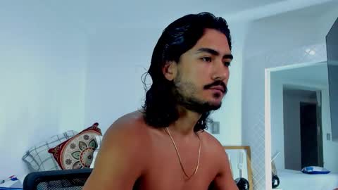 Snapshot of david_johnson372 chatting on October 23, 11:42 am Hey im David that loves to explore and speak their fantasies. Very open talktative and nice. Feel free to chat with me online show from October 23, 11:42 am