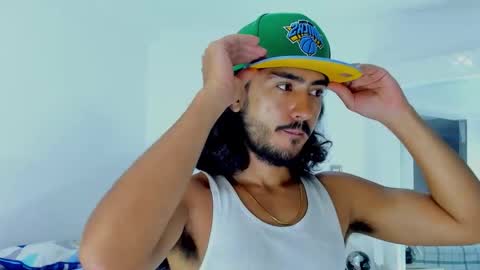 Snapshot of david_johnson372 chatting on November 23, 2:00 am Hey im David that loves to explore and speak their fantasies. Very open talktative and nice. Feel free to chat with me online show from November 23, 2:00 am