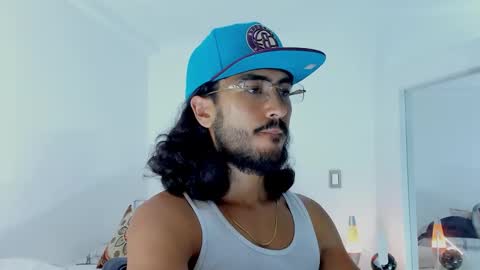 Snapshot of david_johnson372 chatting on December 17, 1:00 am Hey im David that loves to explore and speak their fantasies. Very open talktative and nice. Feel free to chat with me online show from December 17, 1:00 am