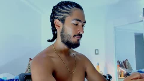 Snapshot of david_johnson372 chatting on December 19, 10:00 am Hey im David that loves to explore and speak their fantasies. Very open talktative and nice. Feel free to chat with me online show from December 19, 10:00 am