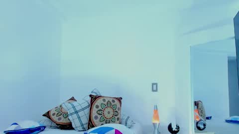 Snapshot of david_johnson372 chatting on December 22, 11:29 am Hey im David that loves to explore and speak their fantasies. Very open talktative and nice. Feel free to chat with me online show from December 22, 11:29 am