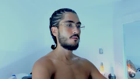 Snapshot of david_johnson372 chatting on December 23, 12:41 am Hey im David that loves to explore and speak their fantasies. Very open talktative and nice. Feel free to chat with me online show from December 23, 12:41 am