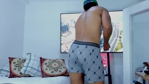 Snapshot of david_johnson372 chatting on February 6, 1:32 am Hey im David that loves to explore and speak their fantasies. Very open talktative and nice. Feel free to chat with me online show from February 6, 1:32 am