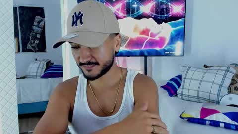 Snapshot of david_johnson372 chatting on March 3, 1:23 am Hey im David that loves to explore and speak their fantasies. Very open talktative and nice. Feel free to chat with me online show from March 3, 1:23 am