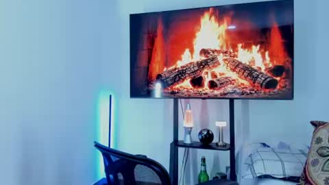 Snapshot of david_johnson372 chatting on July 16, 10:21 am Hey im David that loves to explore and speak their fantasies. Very open talktative and nice. Feel free to chat with me online show from July 16, 10:21 am