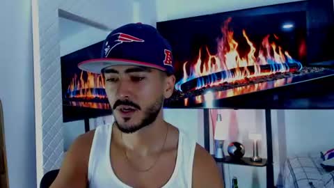 Snapshot of david_johnson372 chatting on August 3, 11:19 pm Hey im David that loves to explore and speak their fantasies. Very open talktative and nice. Feel free to chat with me online show from August 3, 11:19 pm