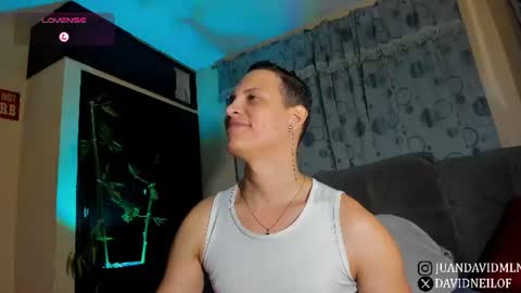 Snapshot of david_neill chatting on June 25, 11:09 pm David Neill online show from June 25, 11:09 pm