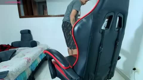 Snapshot of david_savage_ chatting on June 25, 12:31 pm david online show from June 25, 12:31 pm