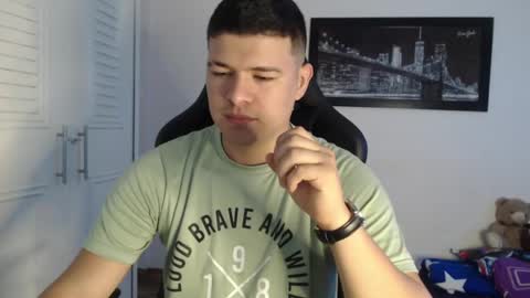 Snapshot of david_smit_ chatting on December 31, 8:45 pm david smit online show from December 31, 8:45 pm