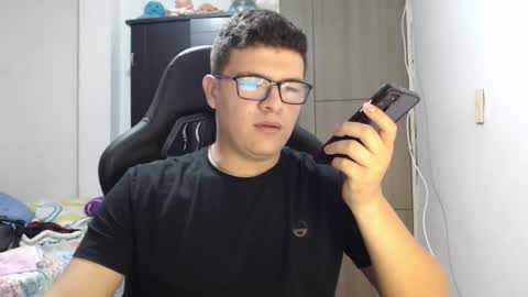 Snapshot of david_smit_ chatting on February 28, 6:31 pm david smit online show from February 28, 6:31 pm