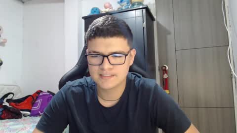 Snapshot of david_smit_ chatting on March 7, 6:22 pm david smit online show from March 7, 6:22 pm