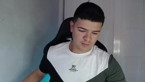 Snapshot of david_smit_ chatting on September 28, 3:50 pm david smit online show from September 28, 3:50 pm