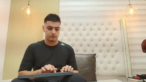 david_victoriaa online show from November 15, 3:59 am