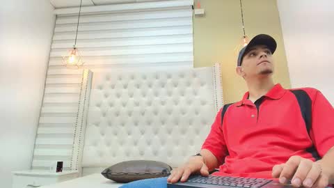 david_victoriaa online show from December 16, 1:05 pm