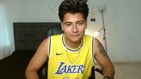 Snapshot of davidbless chatting on June 8, 4:40 pm David Bless online show from June 8, 4:40 pm