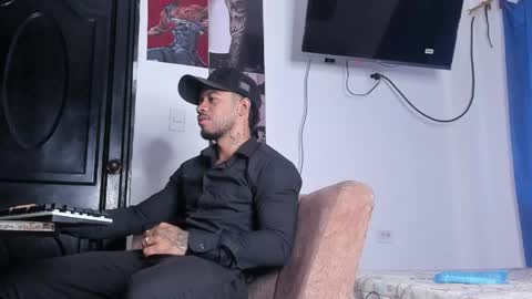 Snapshot of davide_daniels chatting on May 25, 1:50 pm Davide online show from May 25, 1:50 pm