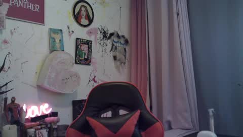 Snapshot of davidhumbee chatting on May 24, 1:10 am David Lucky 13 online show from May 24, 1:10 am