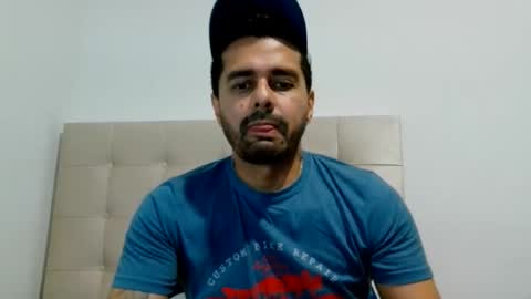 Snapshot of davidmedellin60 chatting on November 17, 10:37 pm davidmedellin60 online show from November 17, 10:37 pm