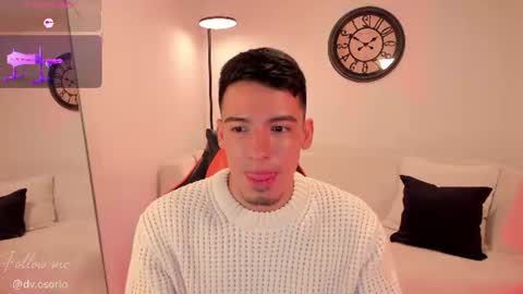 Snapshot of davidosoriox chatting on July 21, 12:18 pm David Osorio online show from July 21, 12:18 pm