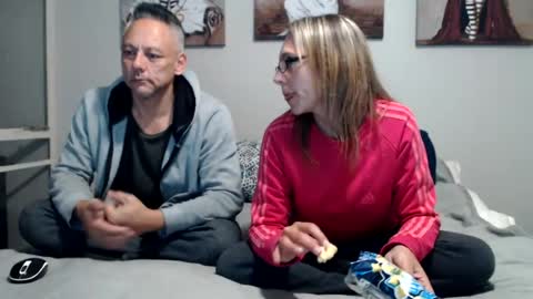 Snapshot of davidstong_cam chatting on June 15, 8:44 pm Davidstrong cam online show from June 15, 8:44 pm