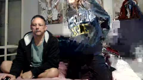 Snapshot of davidstong_cam chatting on July 3, 9:21 pm Davidstrong cam online show from July 3, 9:21 pm