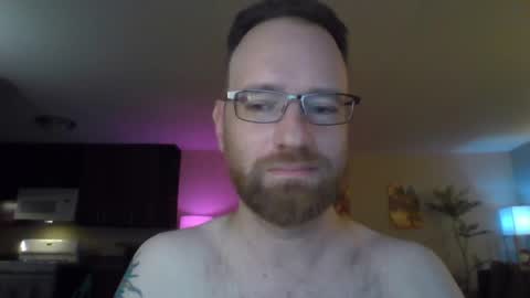 Snapshot of davidwilcox1982 chatting on March 22, 5:33 am Dave online show from March 22, 5:33 am