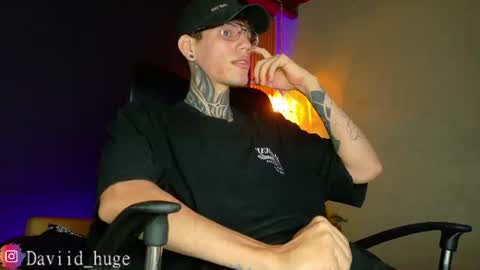 Snapshot of daviid_huge chatting on June 12, 8:02 am daviid_huge online show from June 12, 8:02 am