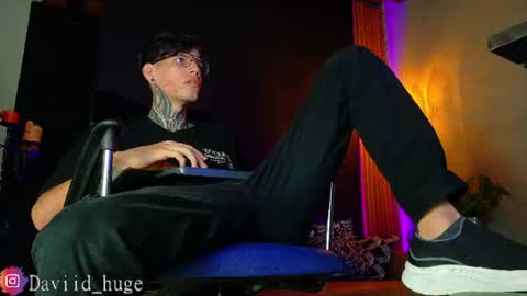 daviid_huge online show from June 18, 1:37 pm