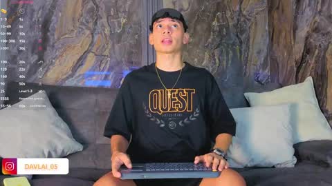 Snapshot of daviid_laid_ chatting on May 4, 9:11 pm David online show from May 4, 9:11 pm