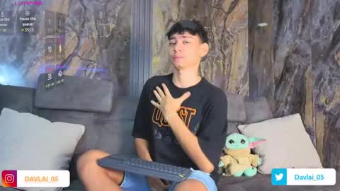 Snapshot of daviid_laid_ chatting on May 23, 12:31 pm David online show from May 23, 12:31 pm