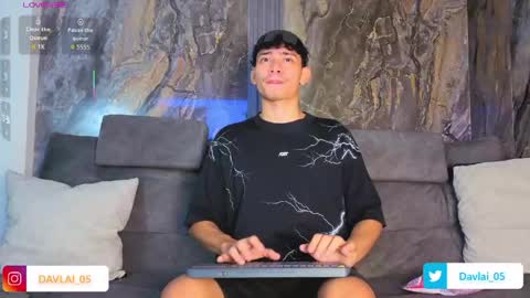 Snapshot of daviid_laid_ chatting on May 25, 11:49 am David online show from May 25, 11:49 am