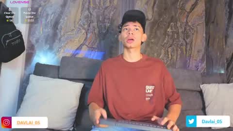 Snapshot of daviid_laid_ chatting on May 27, 12:24 pm David online show from May 27, 12:24 pm