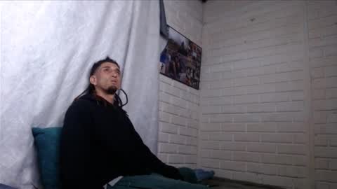 Snapshot of davils12 chatting on November 17, 6:19 am DAVILS online show from November 17, 6:19 am