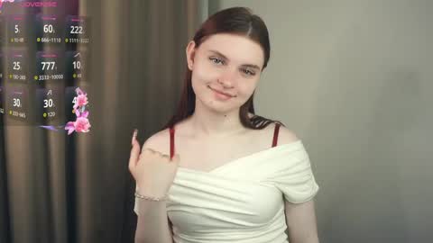 Snapshot of davinagreengo chatting on May 31, 10:44 pm Louise online show from May 31, 10:44 pm