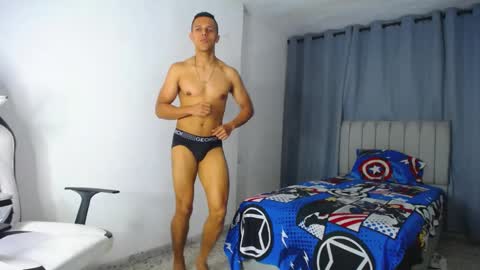 Snapshot of davisito7 chatting on January 21, 7:04 am David Angel online show from January 21, 7:04 am