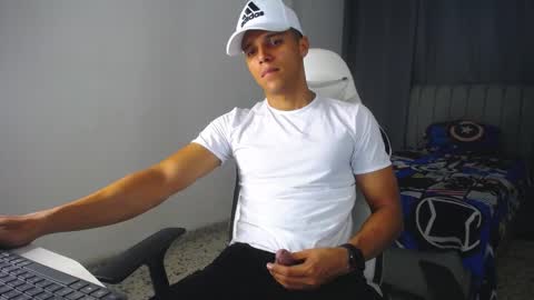 Snapshot of davisito7 chatting on January 25, 4:13 am David Angel online show from January 25, 4:13 am