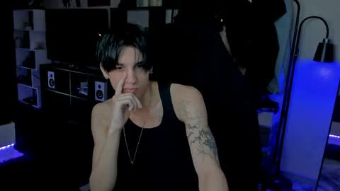 Snapshot of davisross chatting on May 23, 1:04 pm davis online show from May 23, 1:04 pm