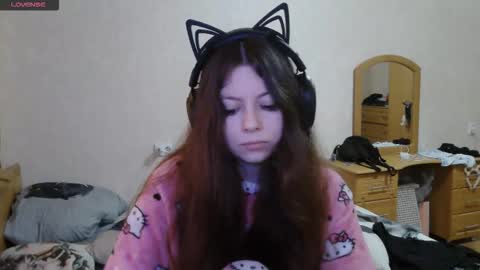 Snapshot of dawndollins chatting on October 23, 8:24 am Alice online show from October 23, 8:24 am